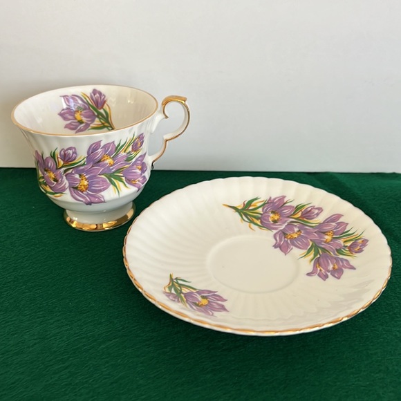 Fine Bone China Tea Cup Royal Windsor - Prairie Crocus - Picture 5 of 6